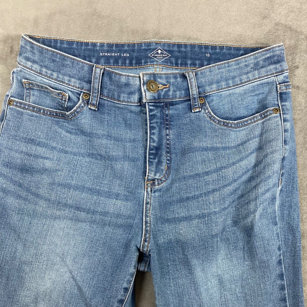 St Johns Bay Straight Leg Jeans Womens 10 Medium Wash Blue Denim Stretch - Picture 2 of 8